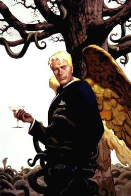 On voit le personnage de Lucifer de DC comics, cheveux blonds flashys, ailes dorées, costard noir, martini vesper à la main, et serpents noirs entourés autour du buste. En fond un arbre avec des serpents dedans. image wikipédia